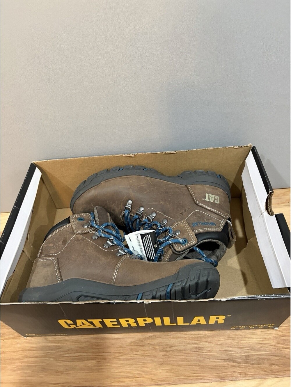 Caterpillar “Mae” Waterproof Construction Boots Women’s Size 6 (NEW)